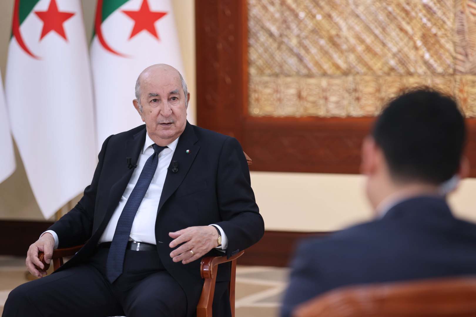 عبد المجيد تبون لقاء الصحافة