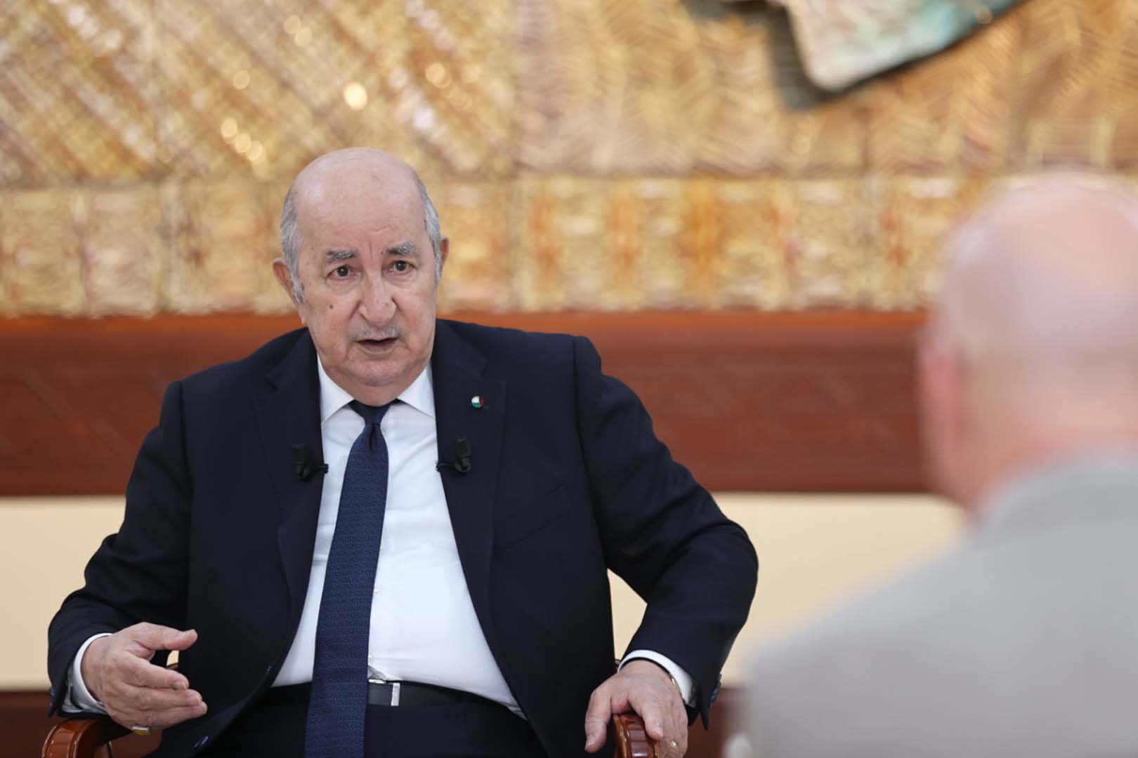 عبد المجيد تبون لقاء الصحافة